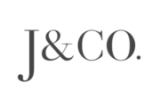 J and co jewellery: Comprar Pendientes pequeños con barra de triple punto
